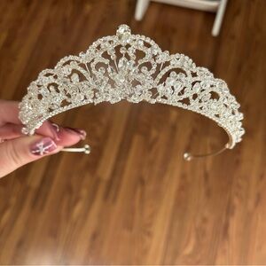 Brand New White and Silver Crystal Bridal Tiara/Hairpiece